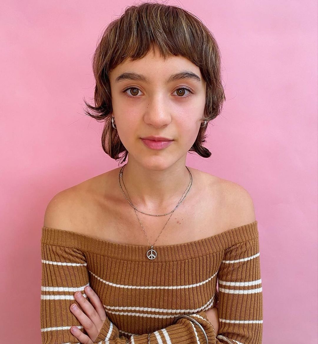 pixie loiro com micro-bangs