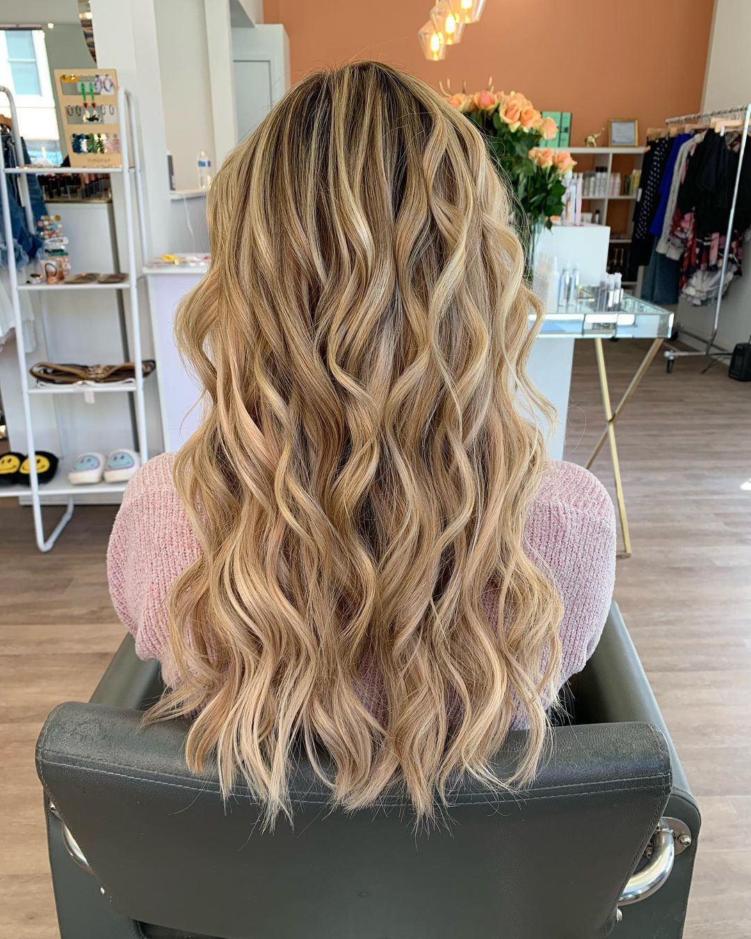 dimensionale blonde soft wave blowout