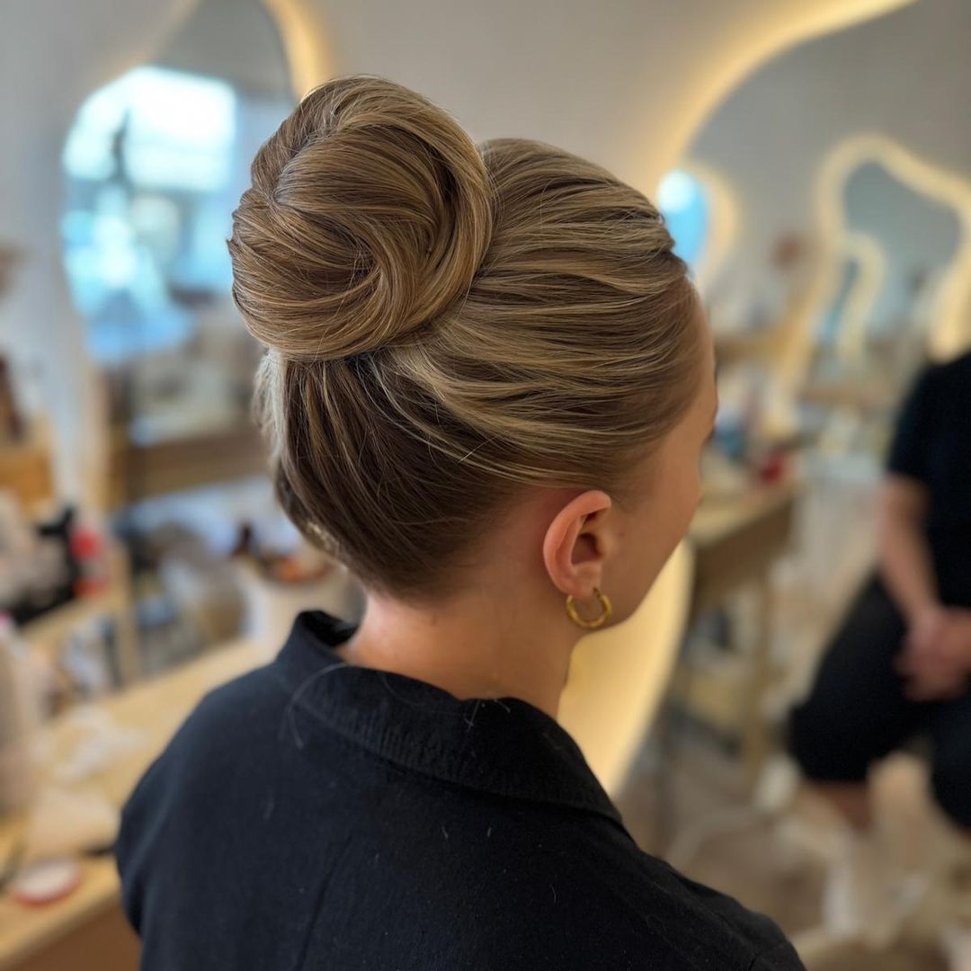 chignon haut texturé