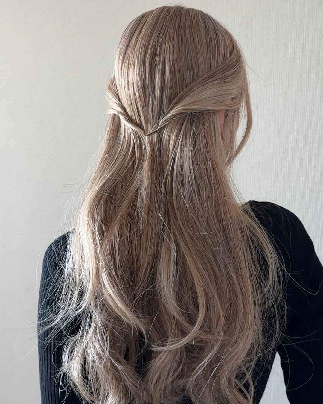 minimalist half updo