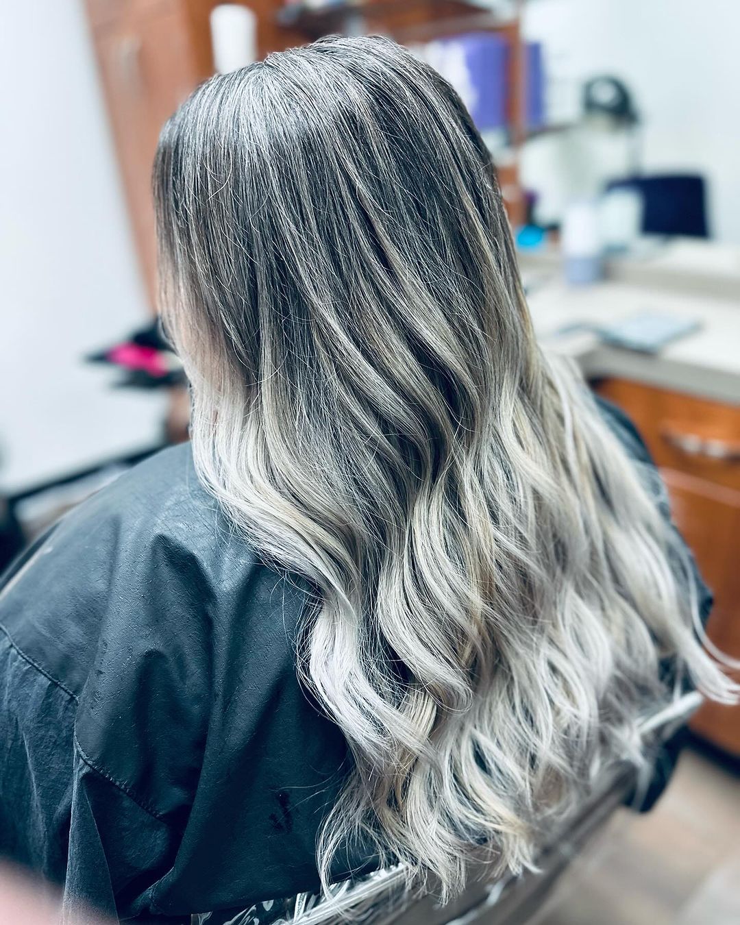 balayage argenté ondulations douces