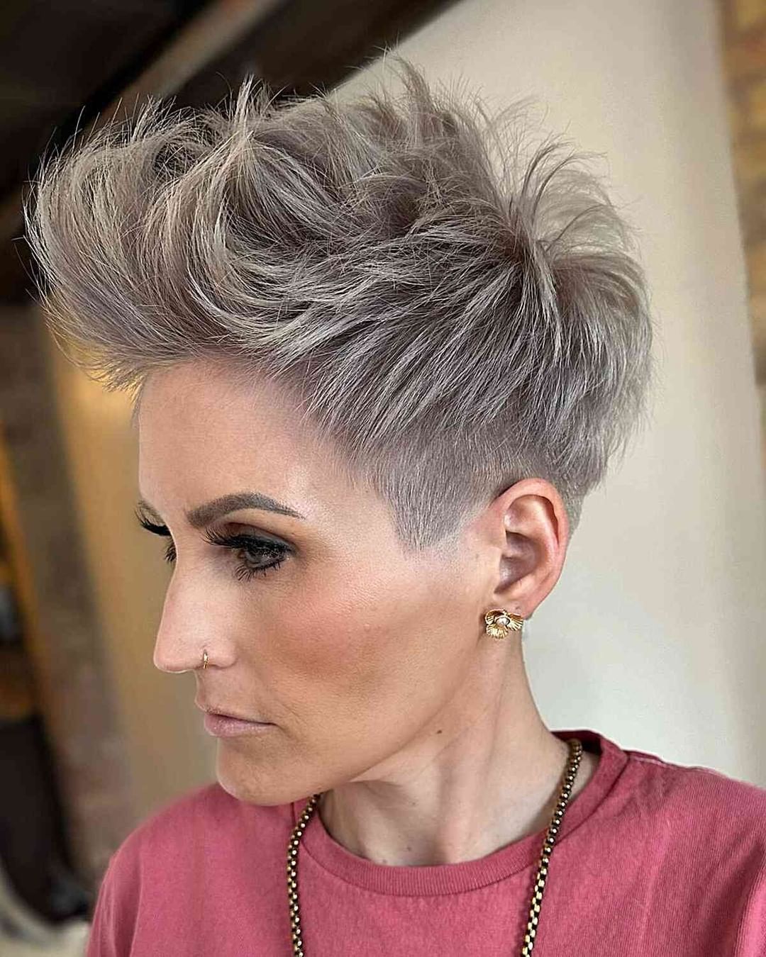 zilveren piekerige pixie cut