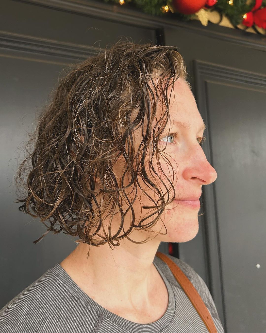 stacked curly bob wet hairstyle