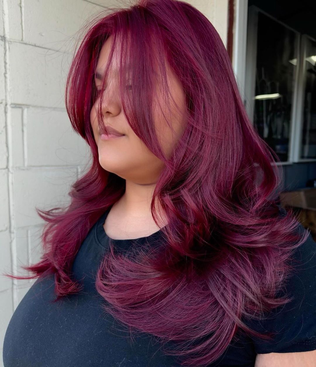 cabelo de veludo vermelho violeta