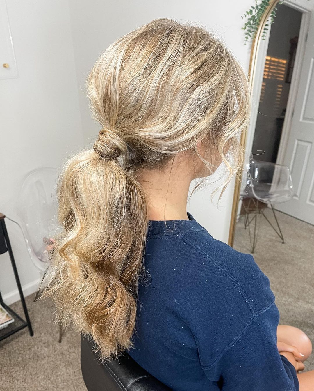 wavy messy ponytail