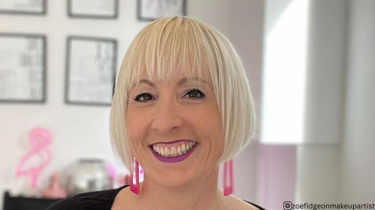 bob corto con flequillo para mujeres de más de 60 años
