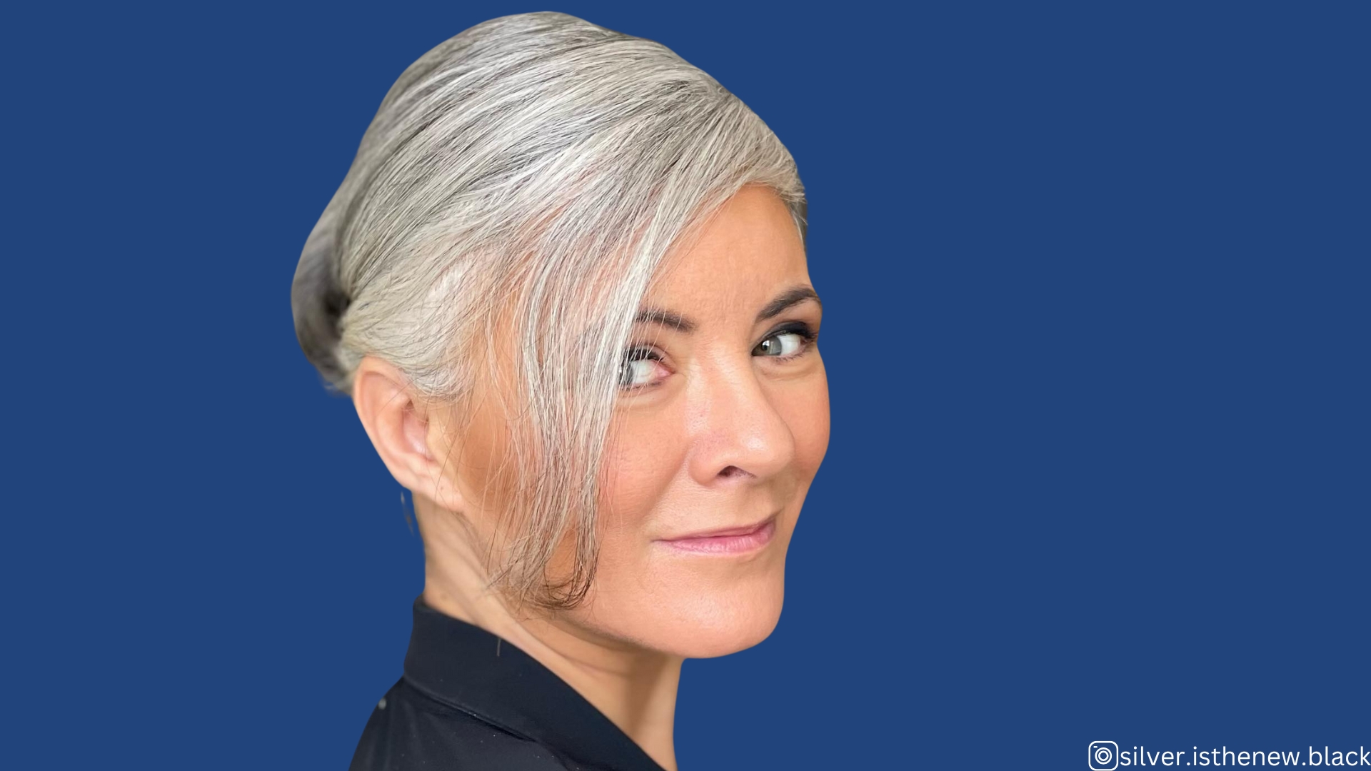 11 Hairstyles For Women Over 50 With Grey Hair Who Seek An Effortless Look