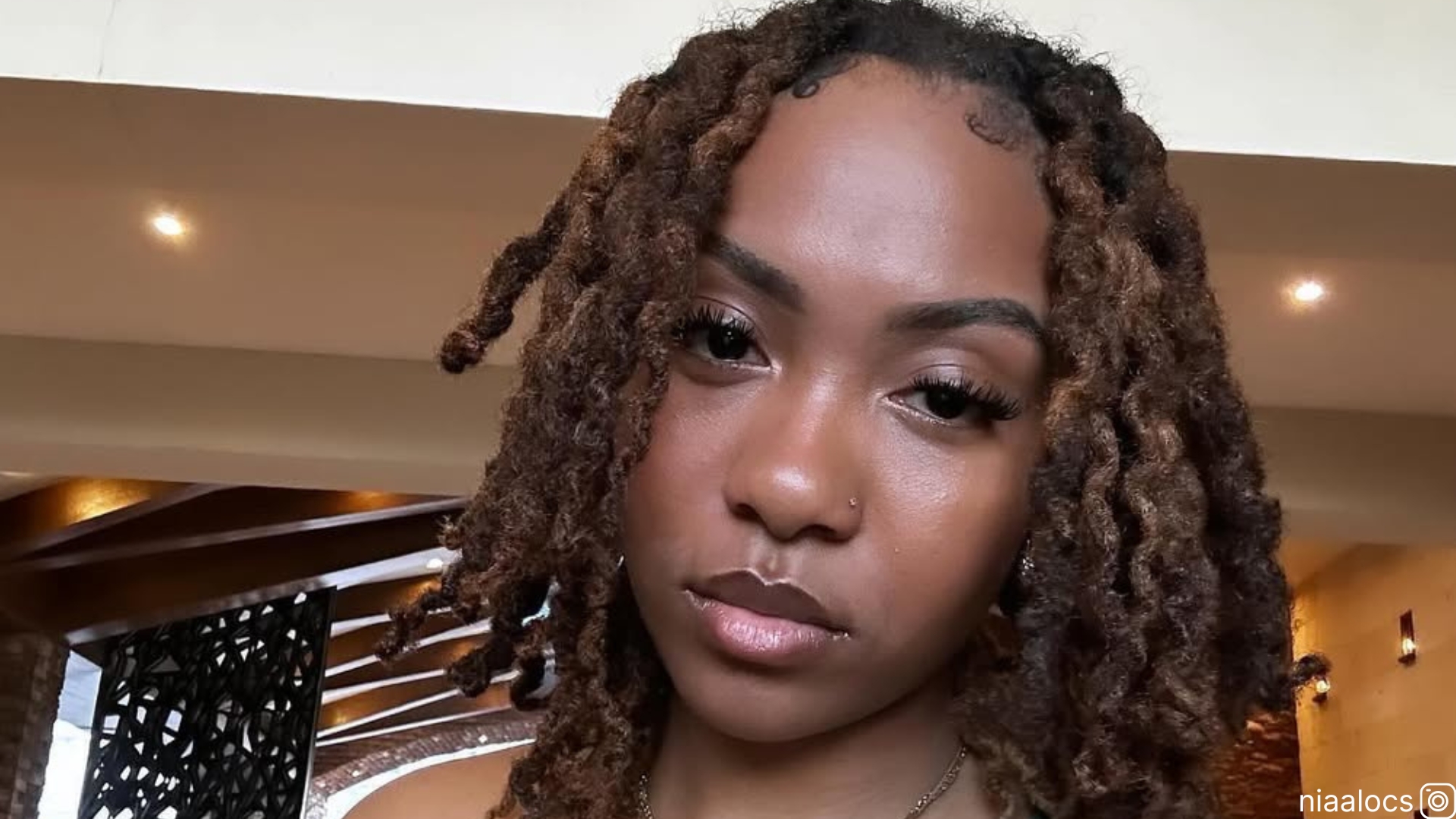 12 estilos de rastas libres para un look de bajo mantenimiento que te encantará