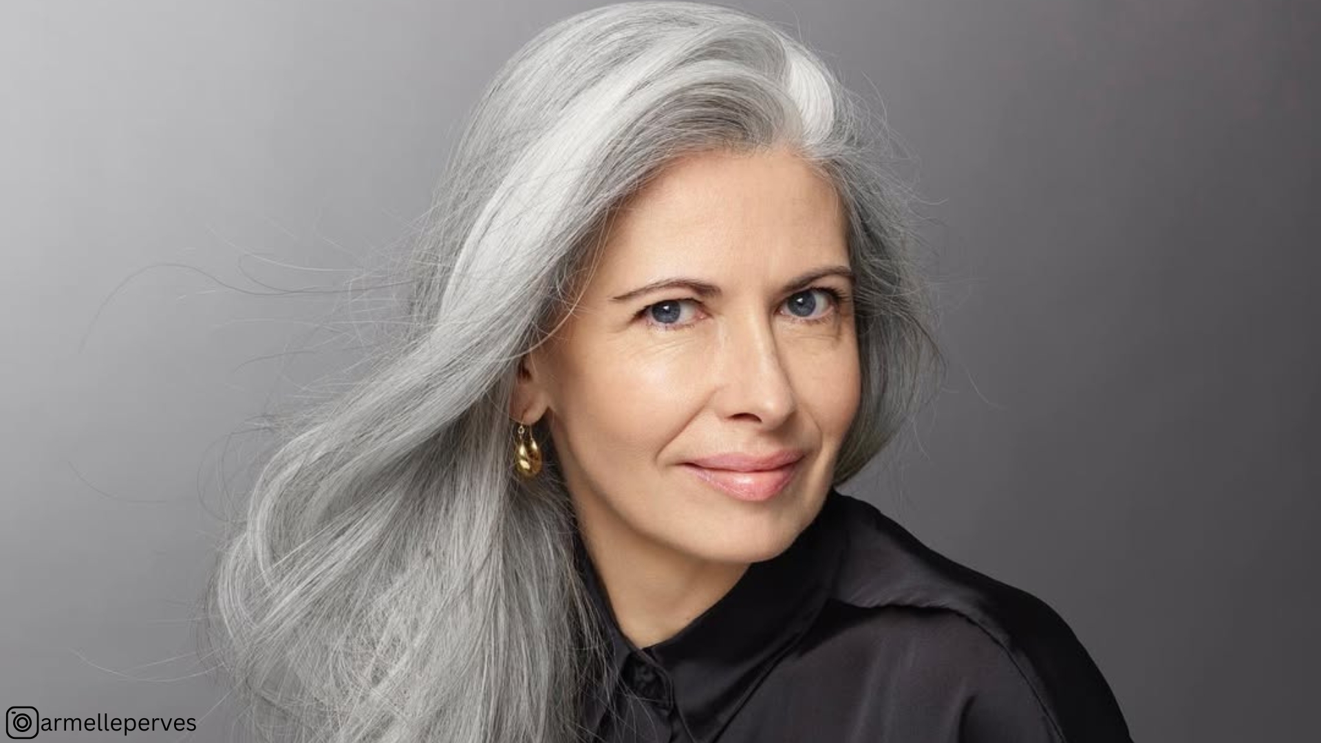 Colores de pelo plata para las mujeres mayores con el pelo gris