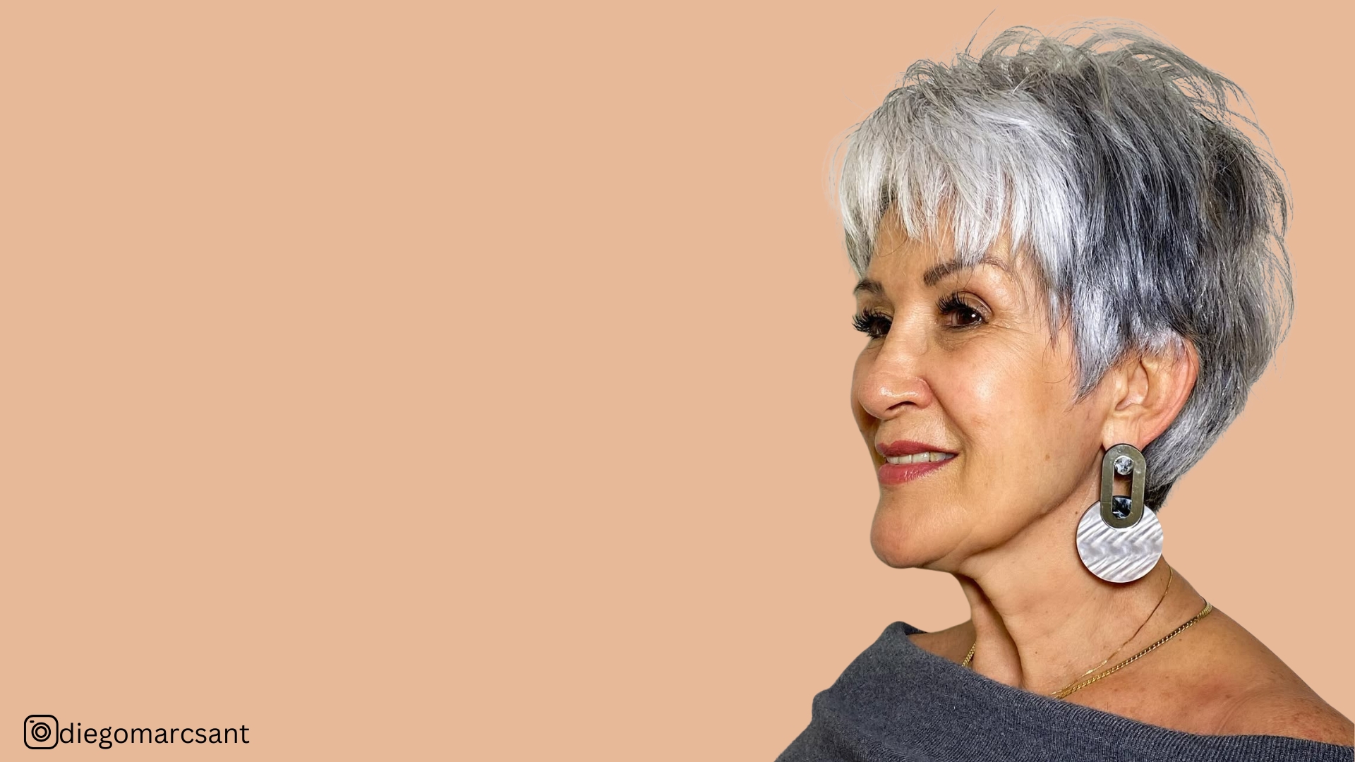 Taglio di capelli pixie shag per donne over 70