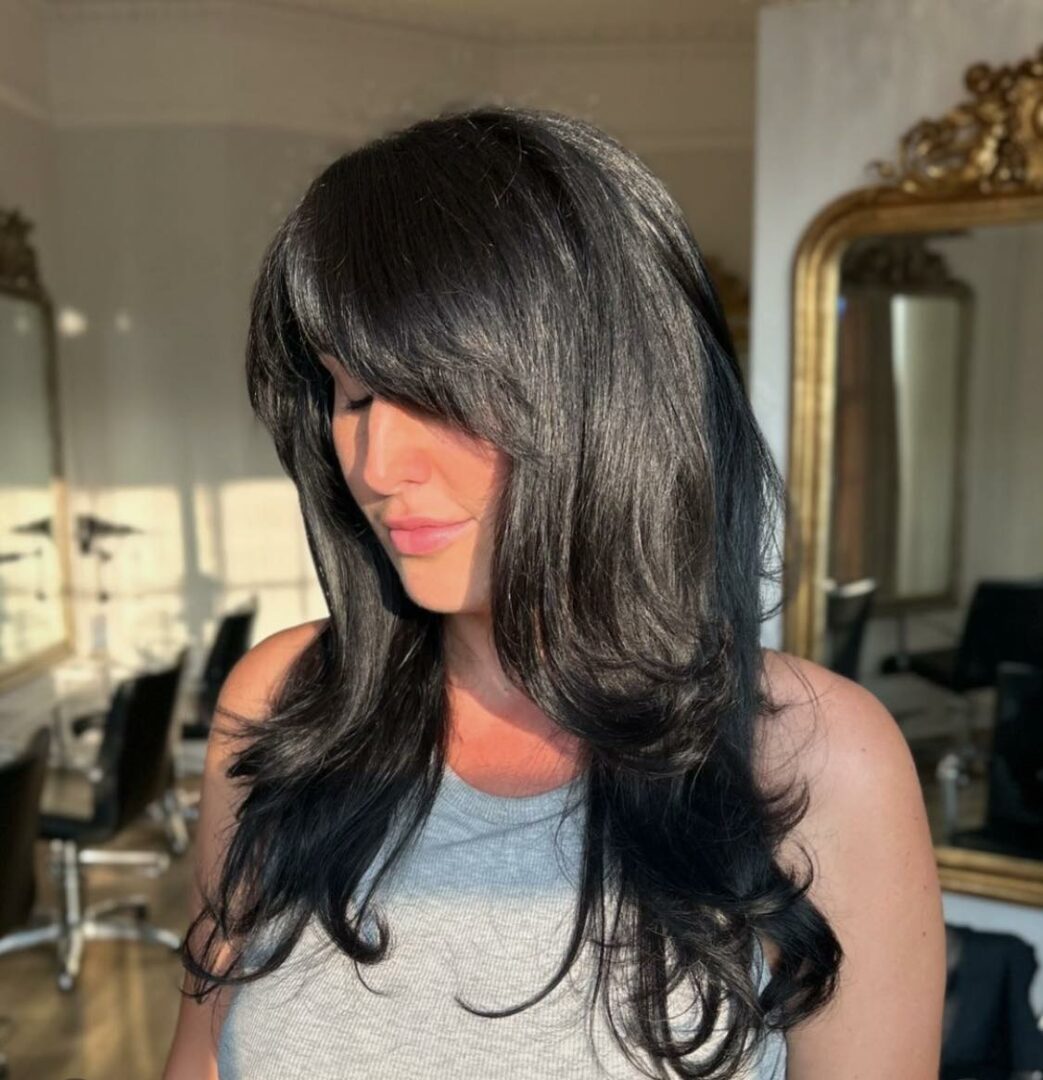Cortes de pelo a capas con flequillo lateral como la mezcla perfecta de ...