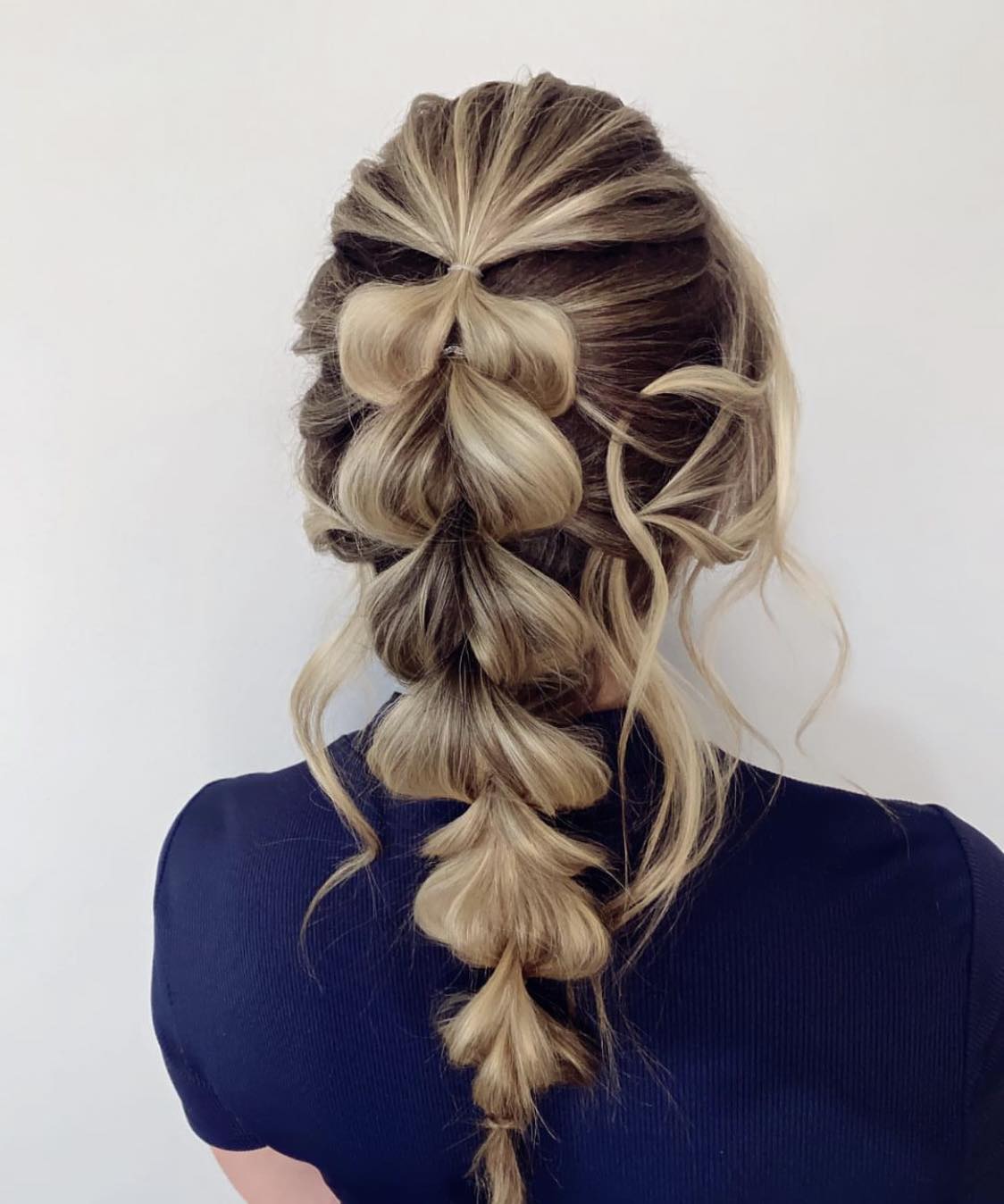 Coiffure de demoiselle d'honneur avec tresse