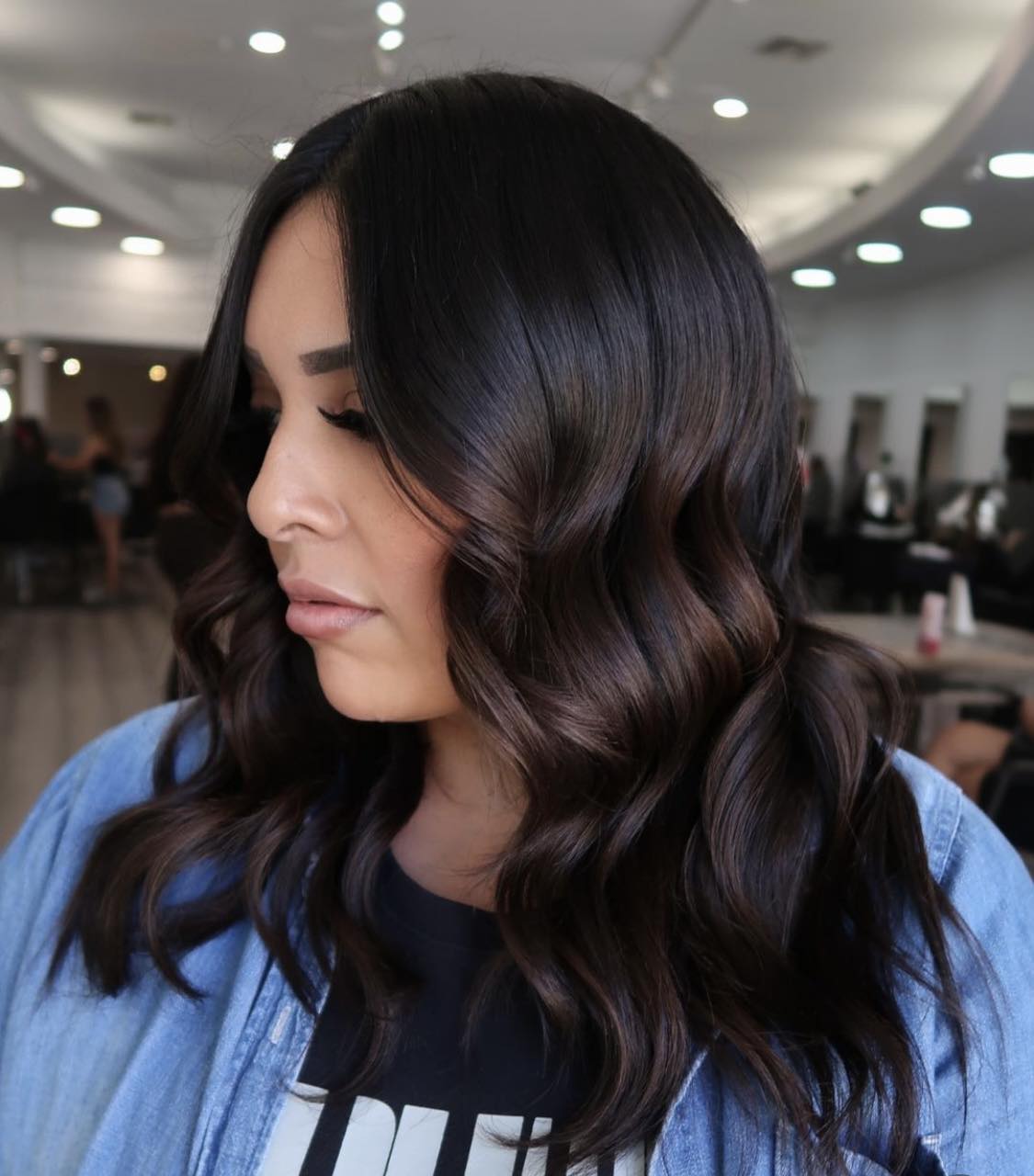 Balayage caramel foncé sur cheveux noirs