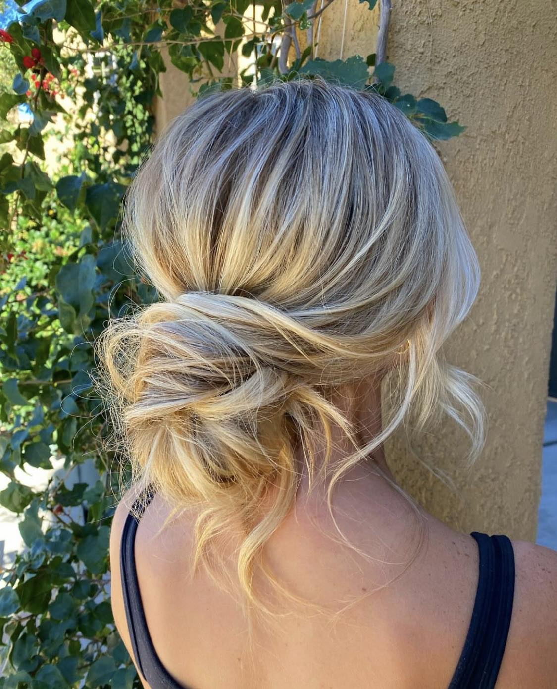 Chignon bas désordonné