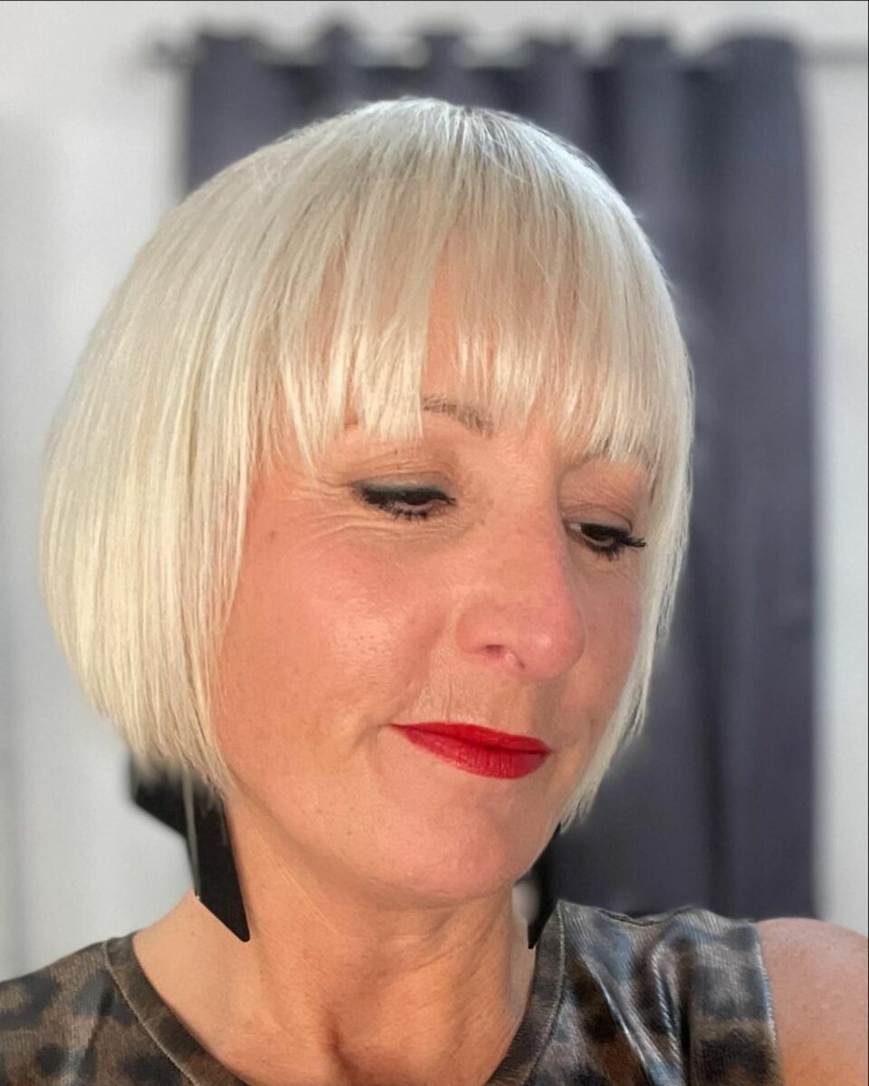 10-low-maintenance-short-bob-haircuts-with-bangs-for-women-over-60