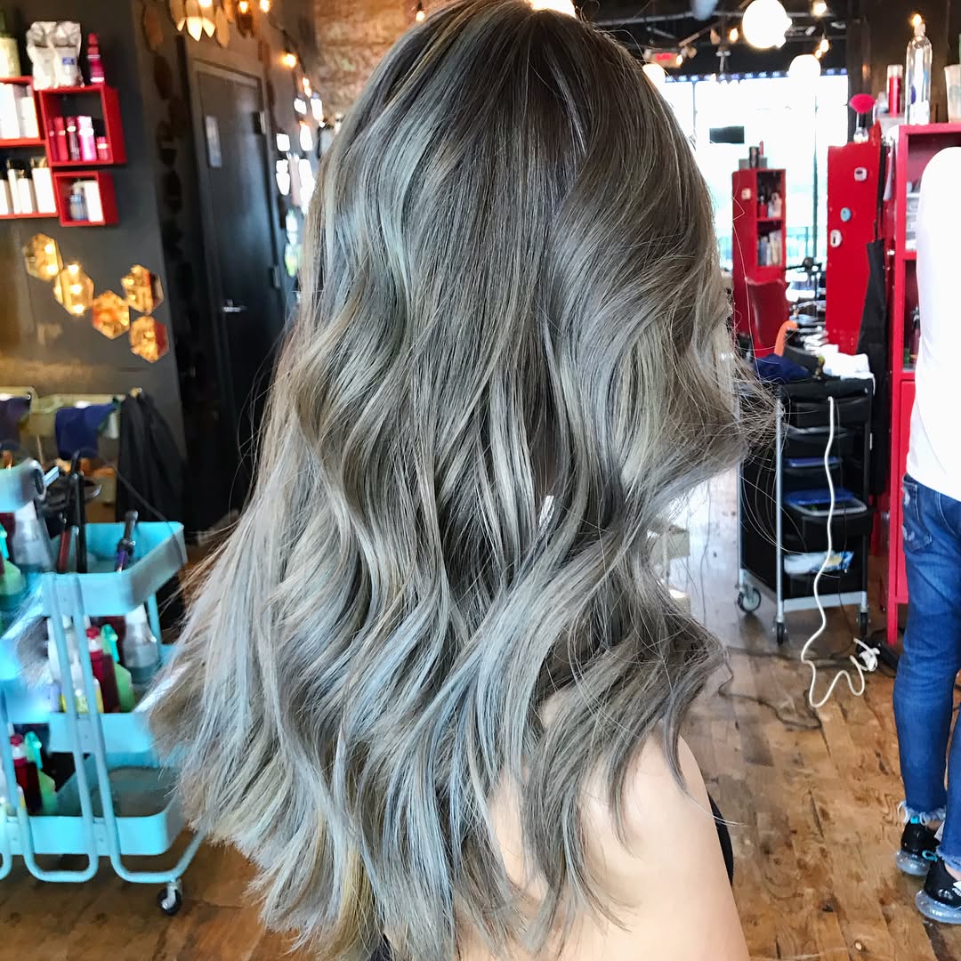 Balayage Louro Sujo Cinzento