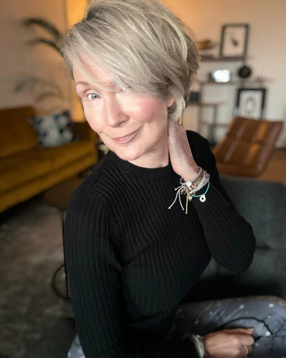 30-low-maintenance-haircuts-for-women-over-50-in-2024-shoulder-length
