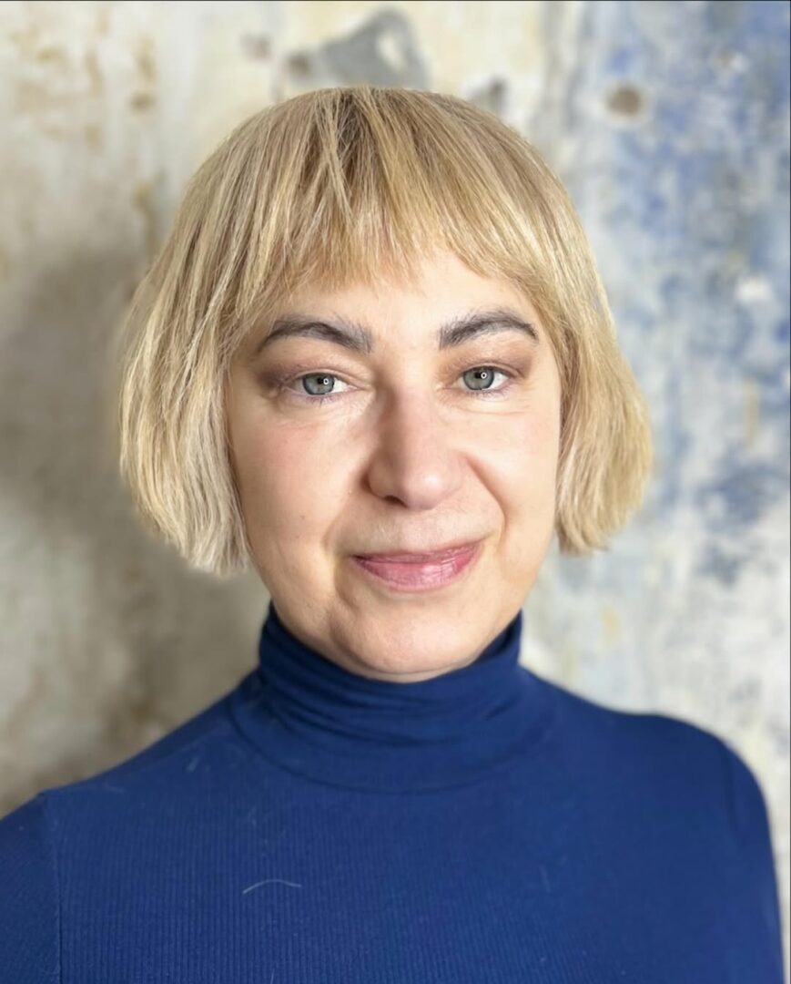 10 Stacked Bob Haircuts With Bangs That Create A Dynamic Look