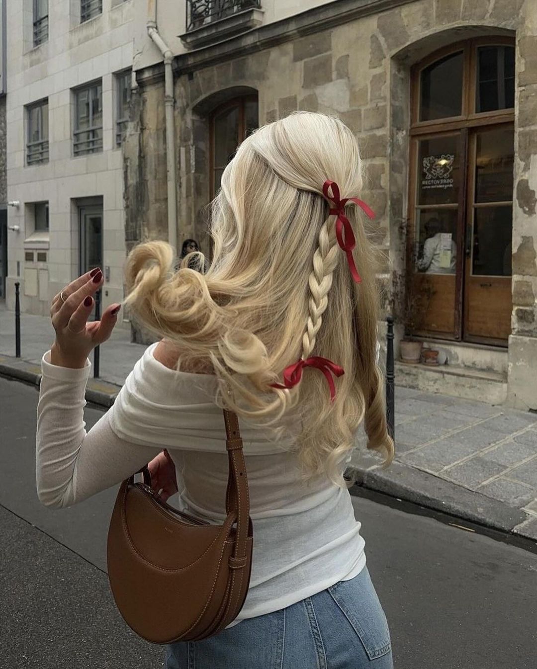 bow-ed up christmas hairstyle