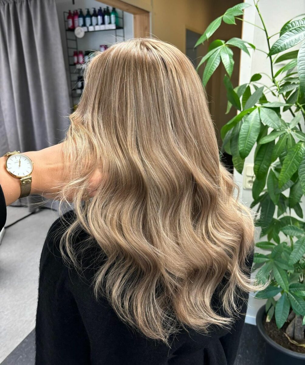 10 Creamy Champagne Blonde Hair Ideas You Need To See