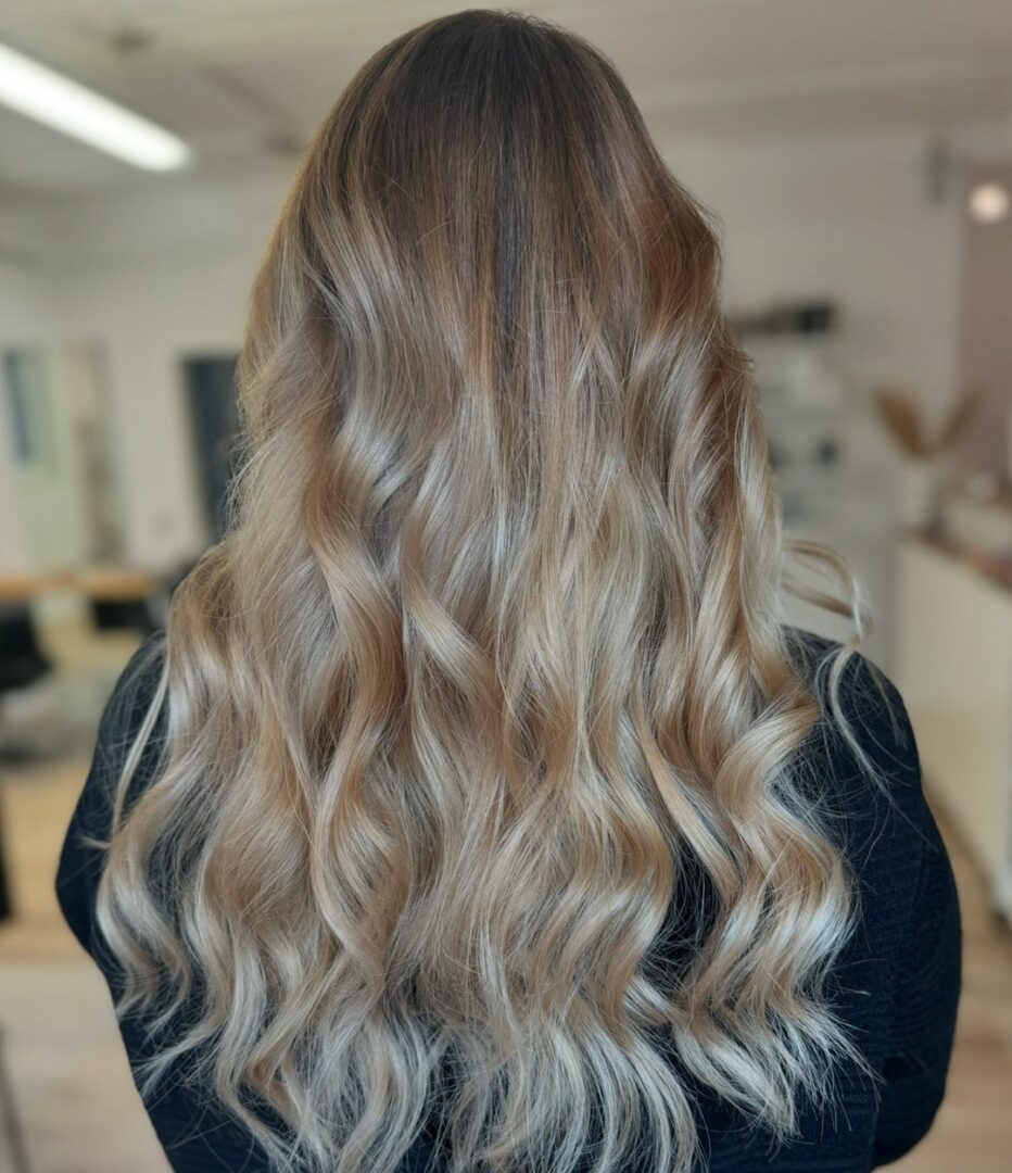 10 Creamy Champagne Blonde Hair Ideas You Need To See