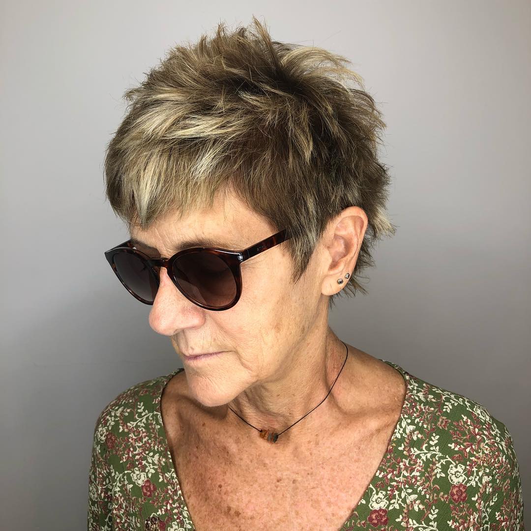 choppy pixie met highlights