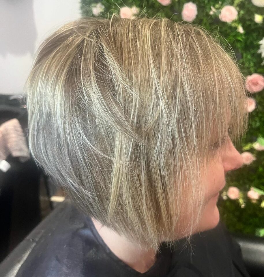 12 Cute And Feminine Graduated Bob Haircuts For Older Women 12-cute-and-feminine-graduated-bob-haircuts-for-older-women