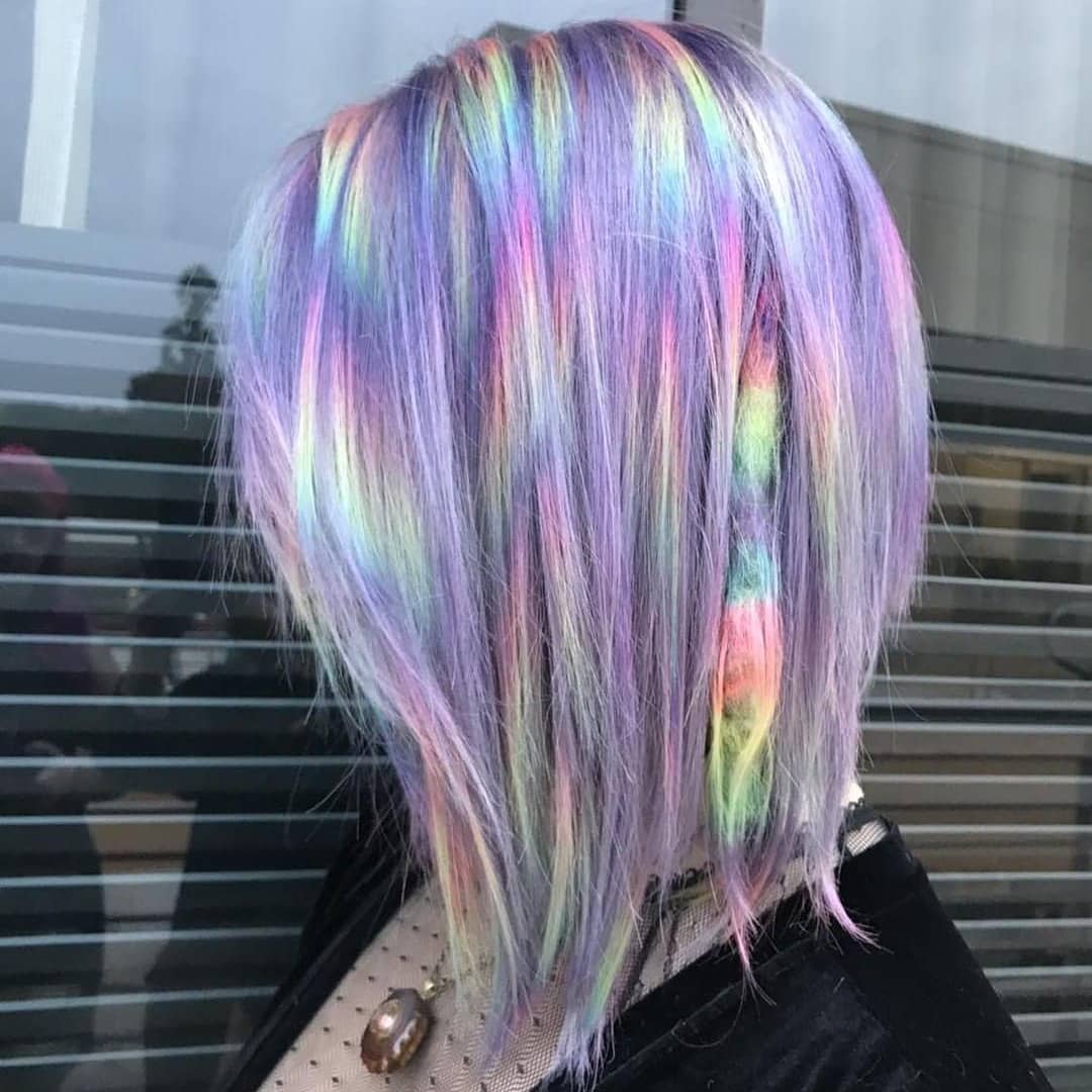 Cheveux holographiques avec dreads arc-en-ciel