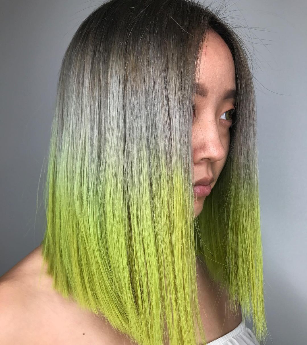 Ombre haar met zilver en algengroene tinten