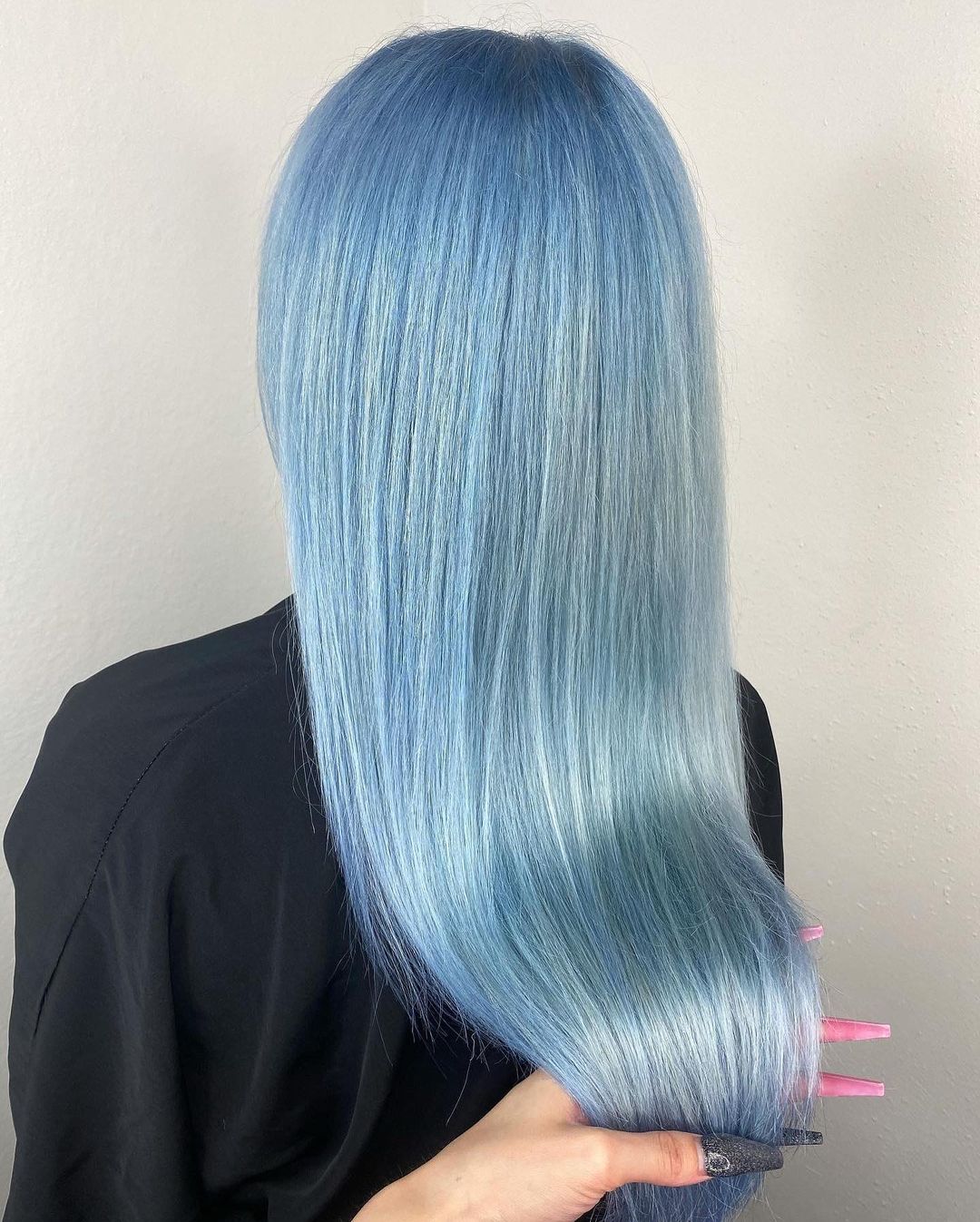 Cheveux bleu pastel