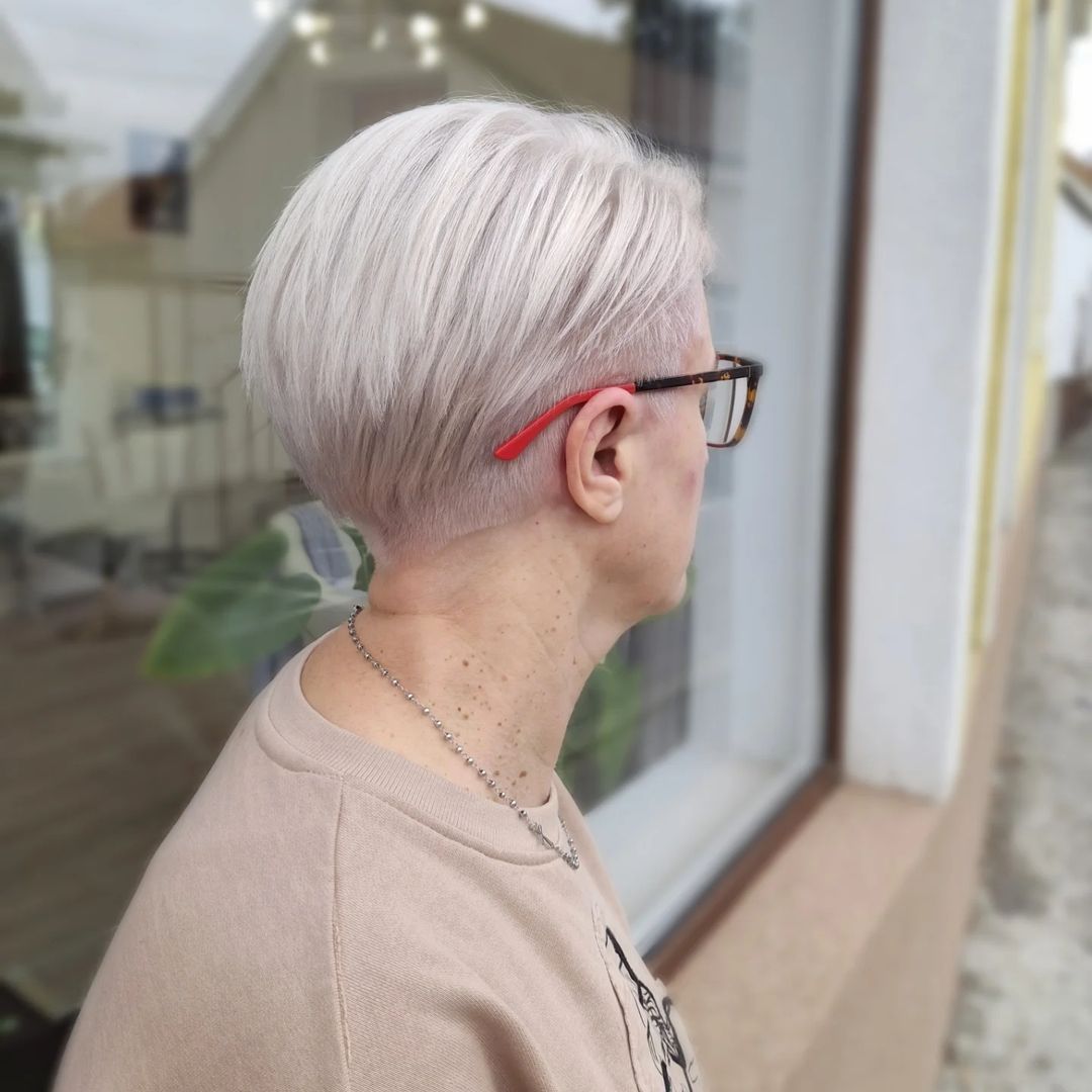 Platina Blond Zij- en Achterschoren Lange Pixie 