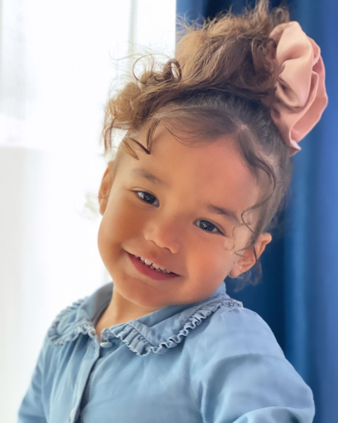 Puffed-Up Scrunchie Baby Mixed Hair
