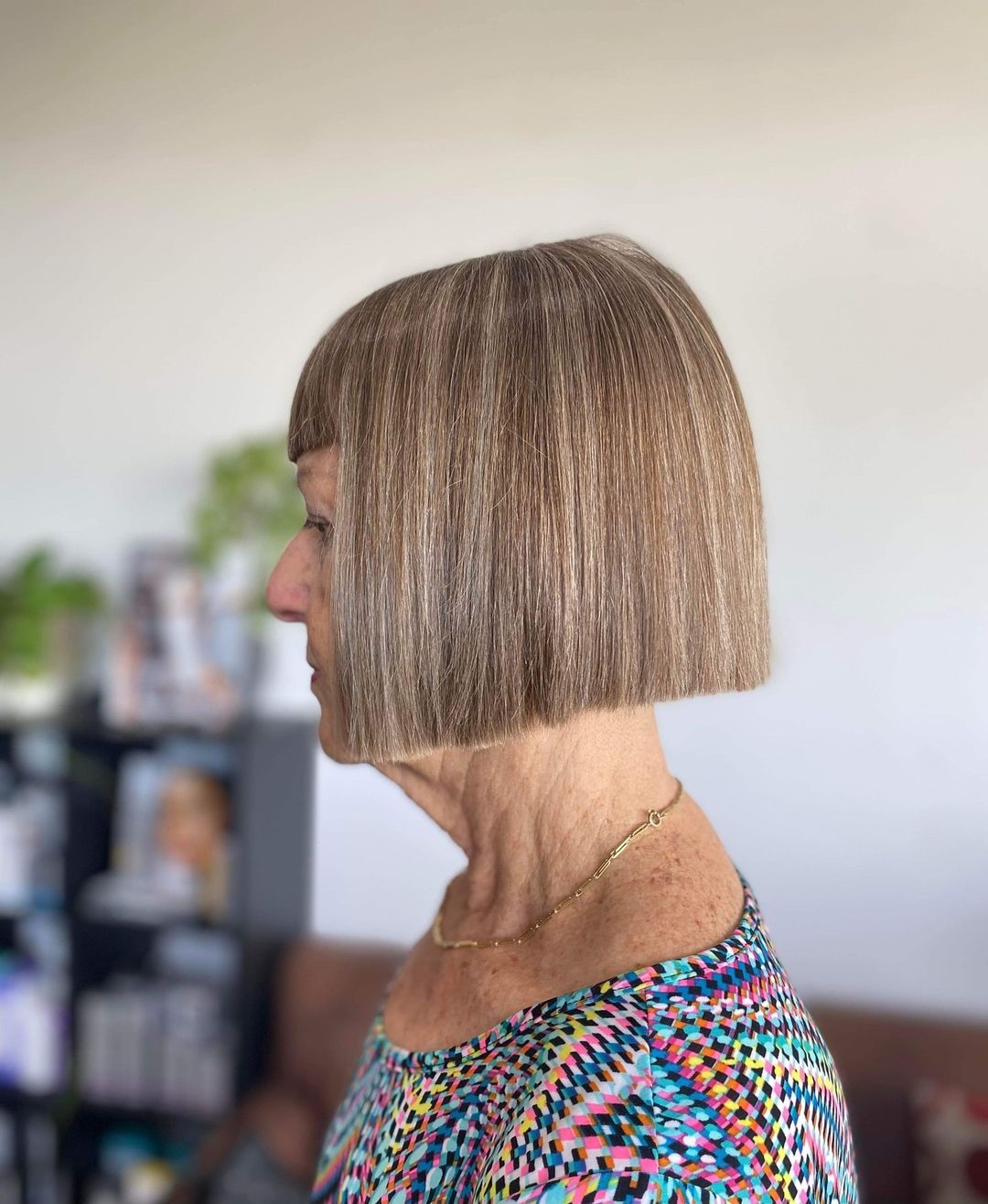 Coupe épurée pour les femmes de 70 ans