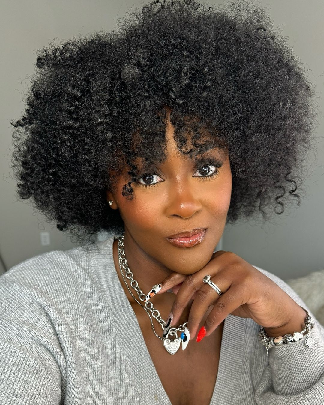 Voluminous Soft Twist Outs 
