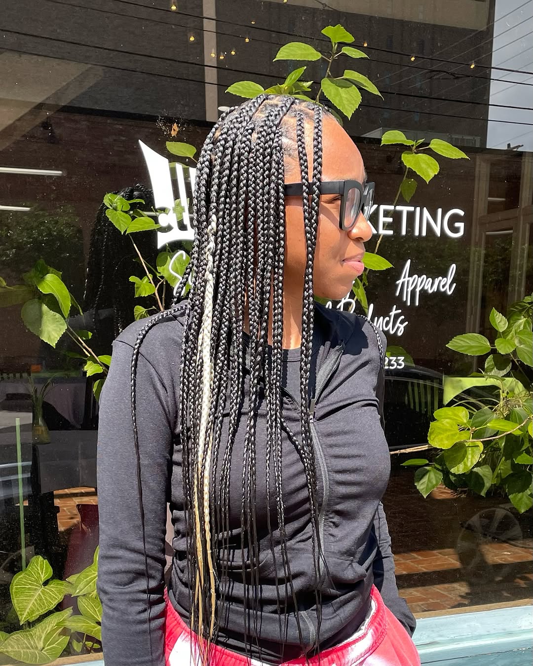 black knotless braids with white color block