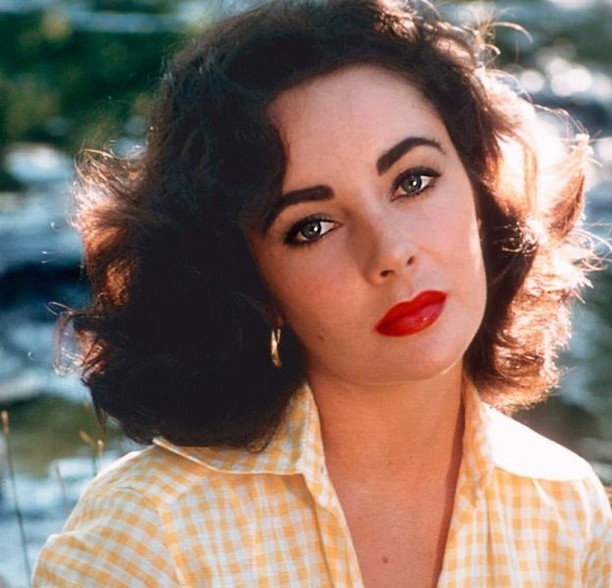 elizabeth taylor with old hollywood bob