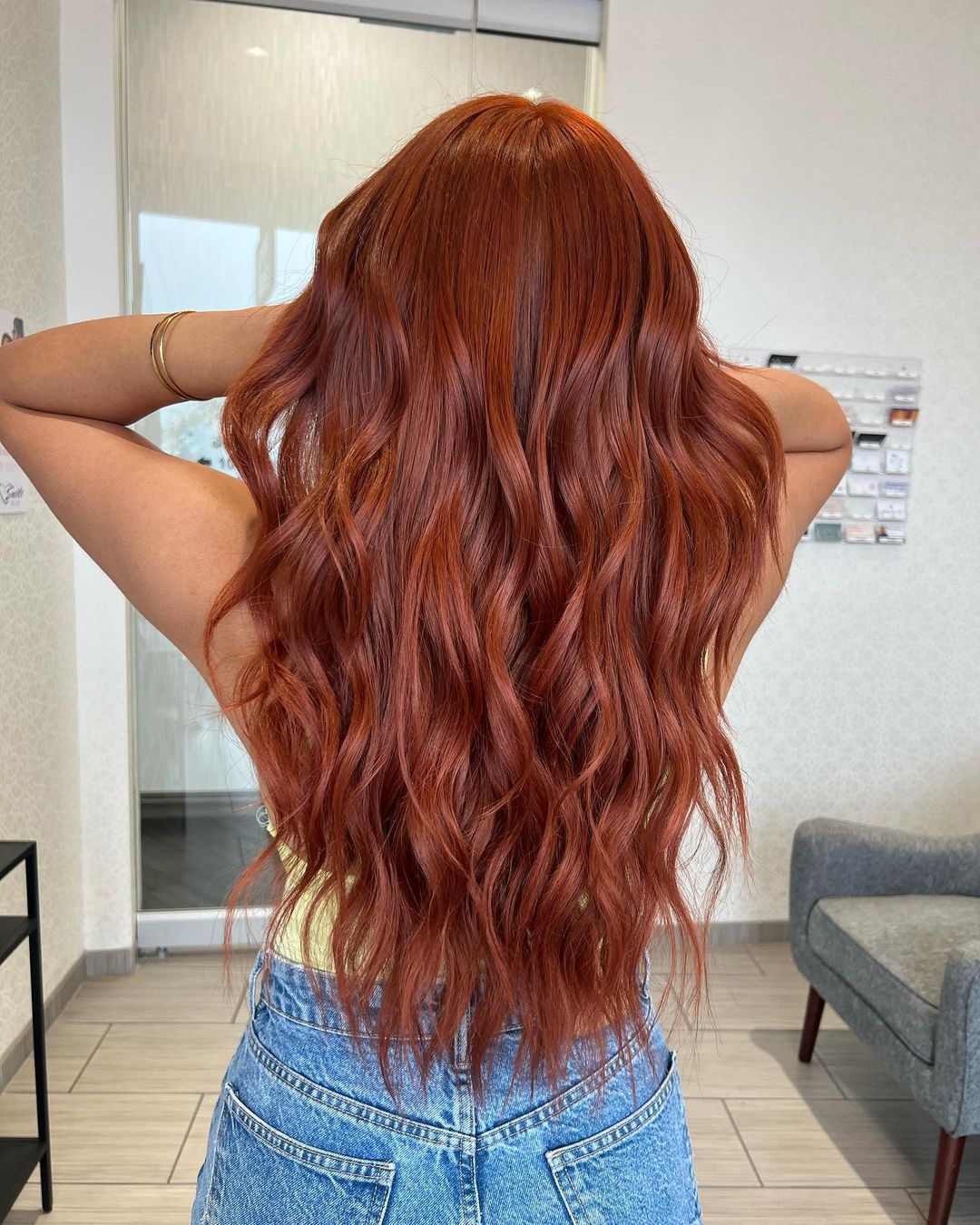 jengibre cobre rojo ondas despeinadas