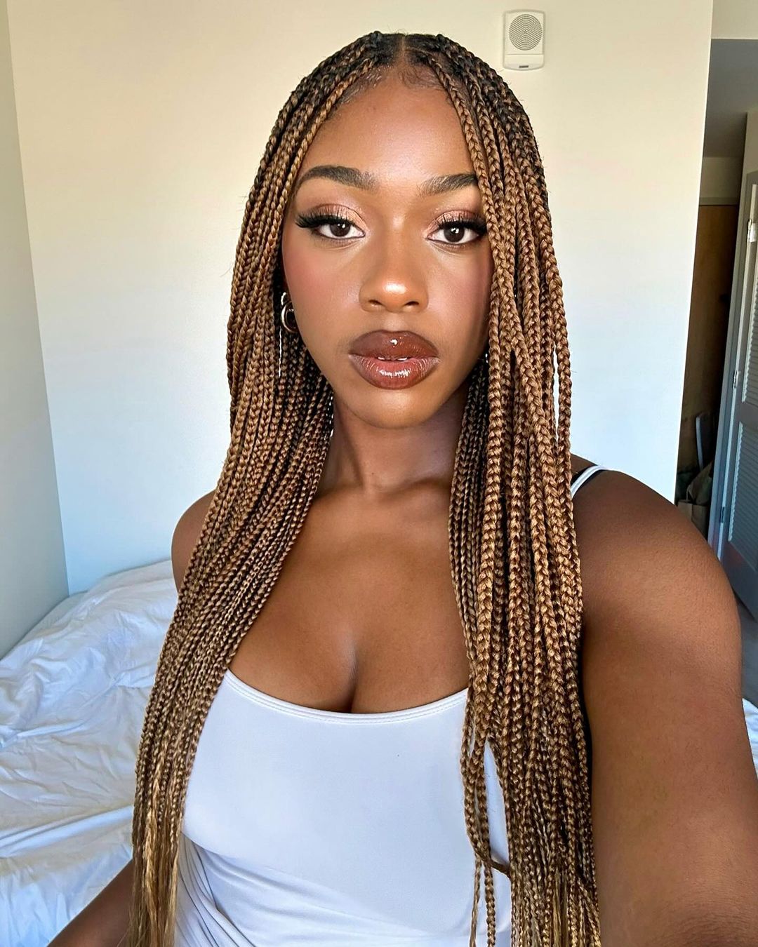 honey blonde knotless box braids