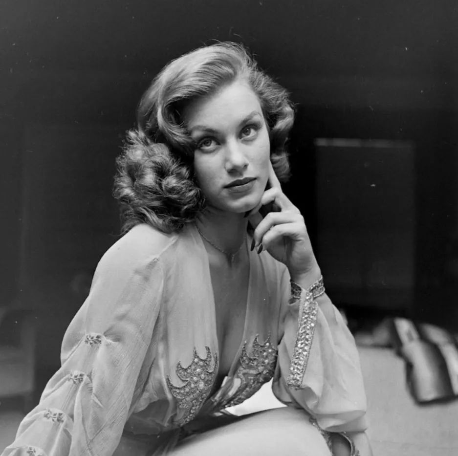 linda christian with old hollywood bob