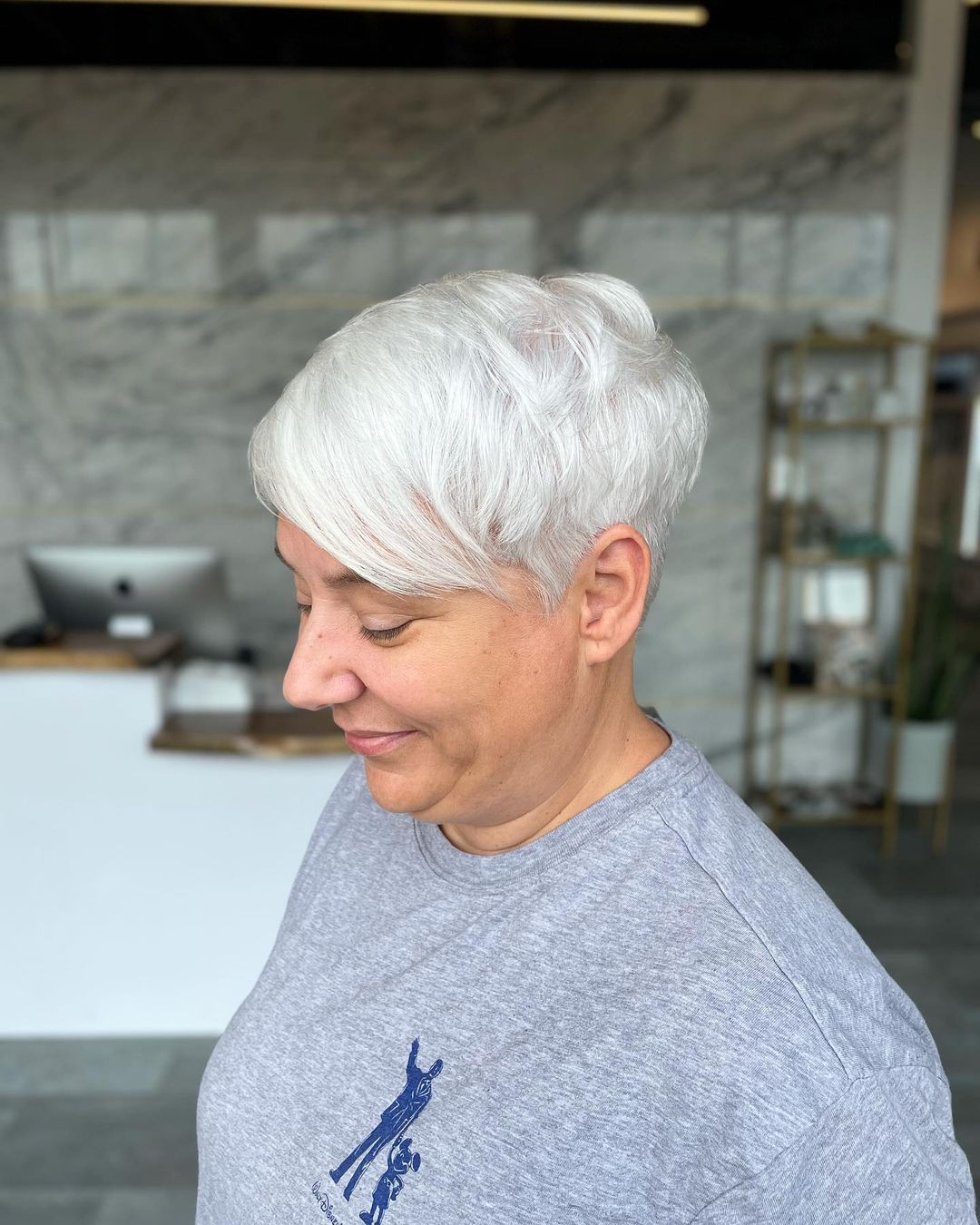 coupe pixie sans entretien pour les femmes de plus de 60 ans