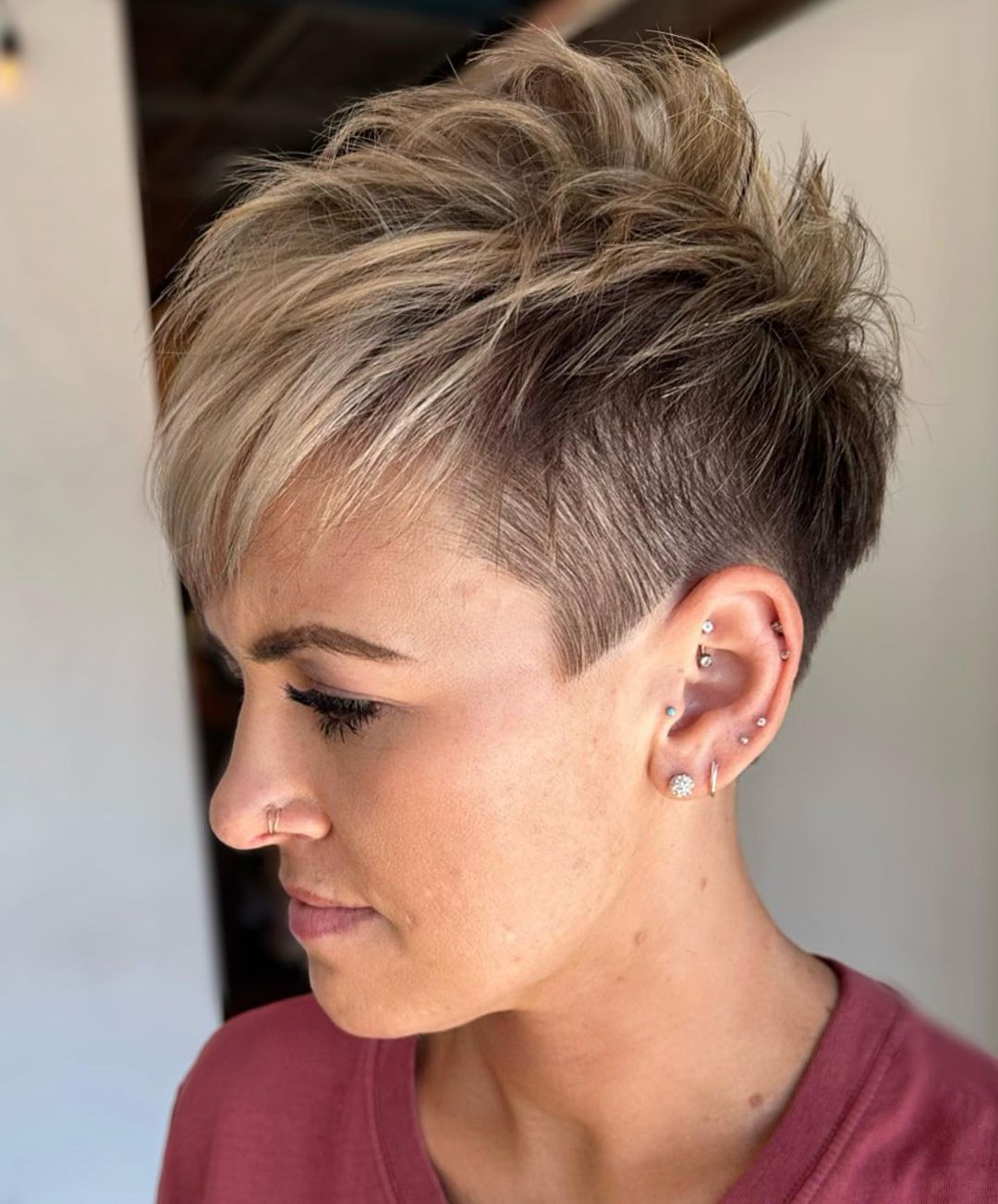 onderhoudsvriendelijke undercut pixie