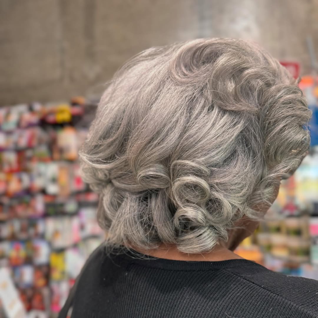 méga boucles pour les femmes âgées aux cheveux fins