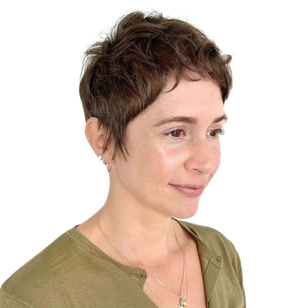 messy low maintenance pixie cut