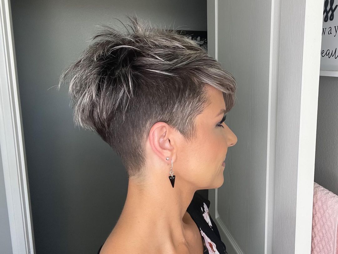 pixie com corte inferior para cabelos grossos