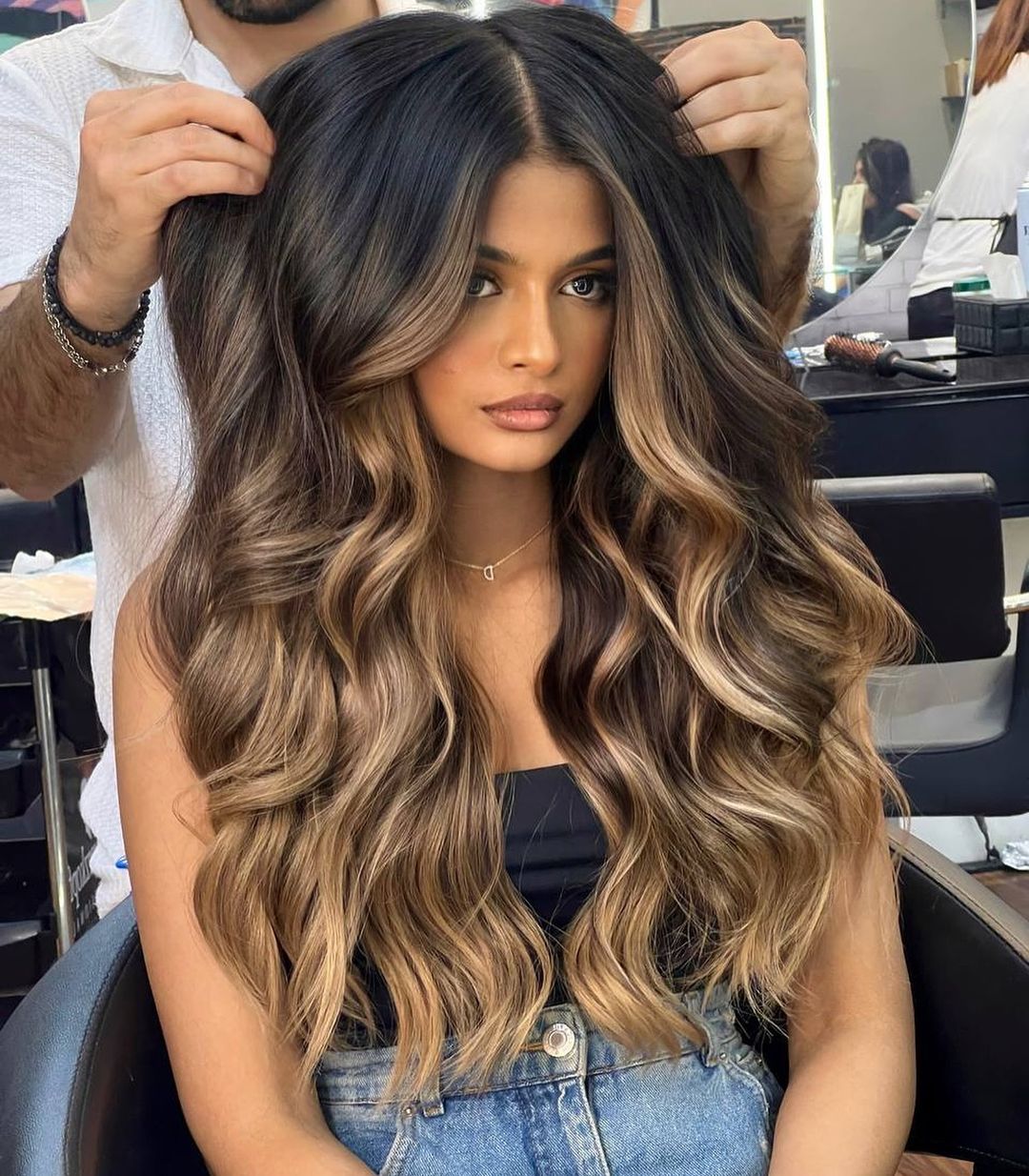 caramel chaud miel balayage avec cadres de visage