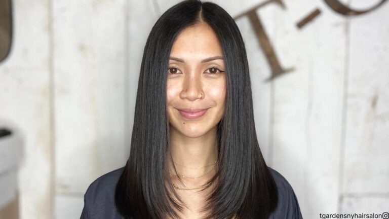 capelli di media lunghezza con strati