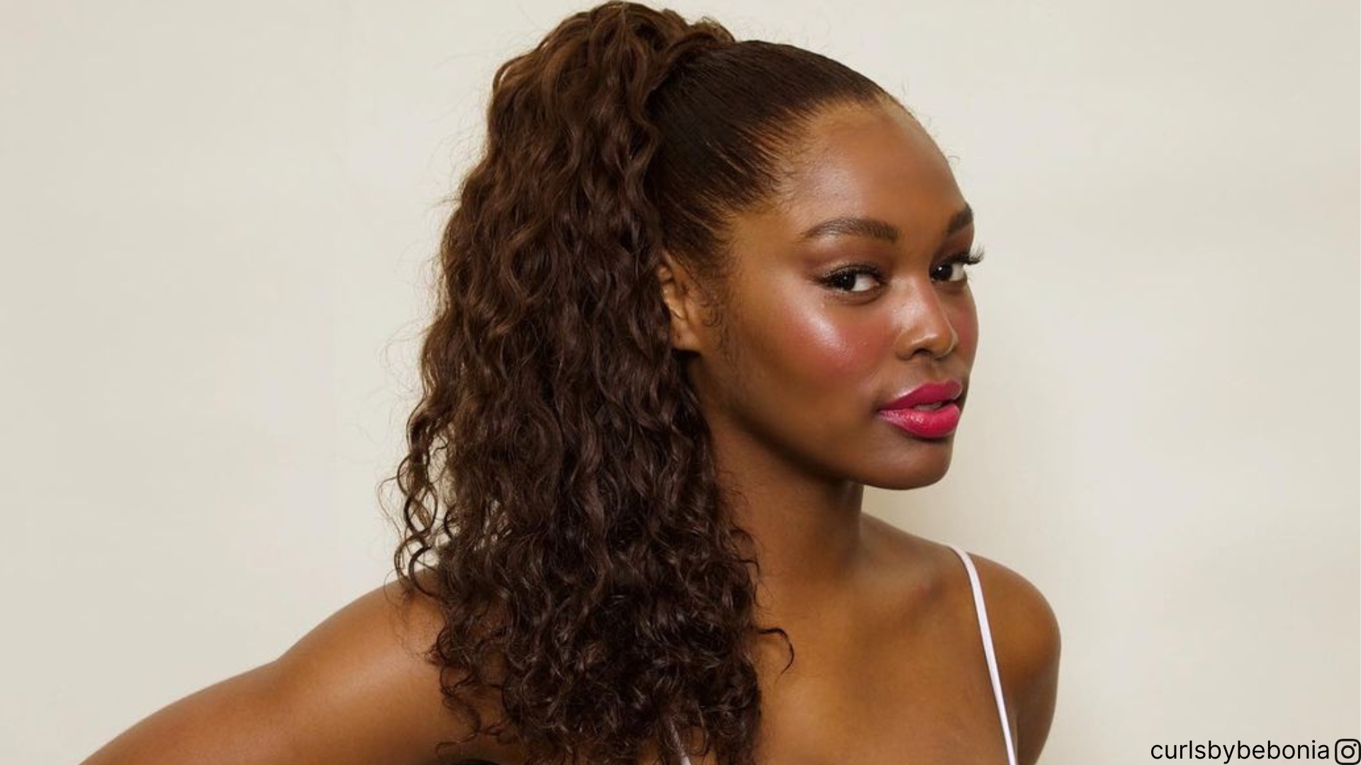 11 Curly Ponytail Ideas You'll Love Wearing Everywhere