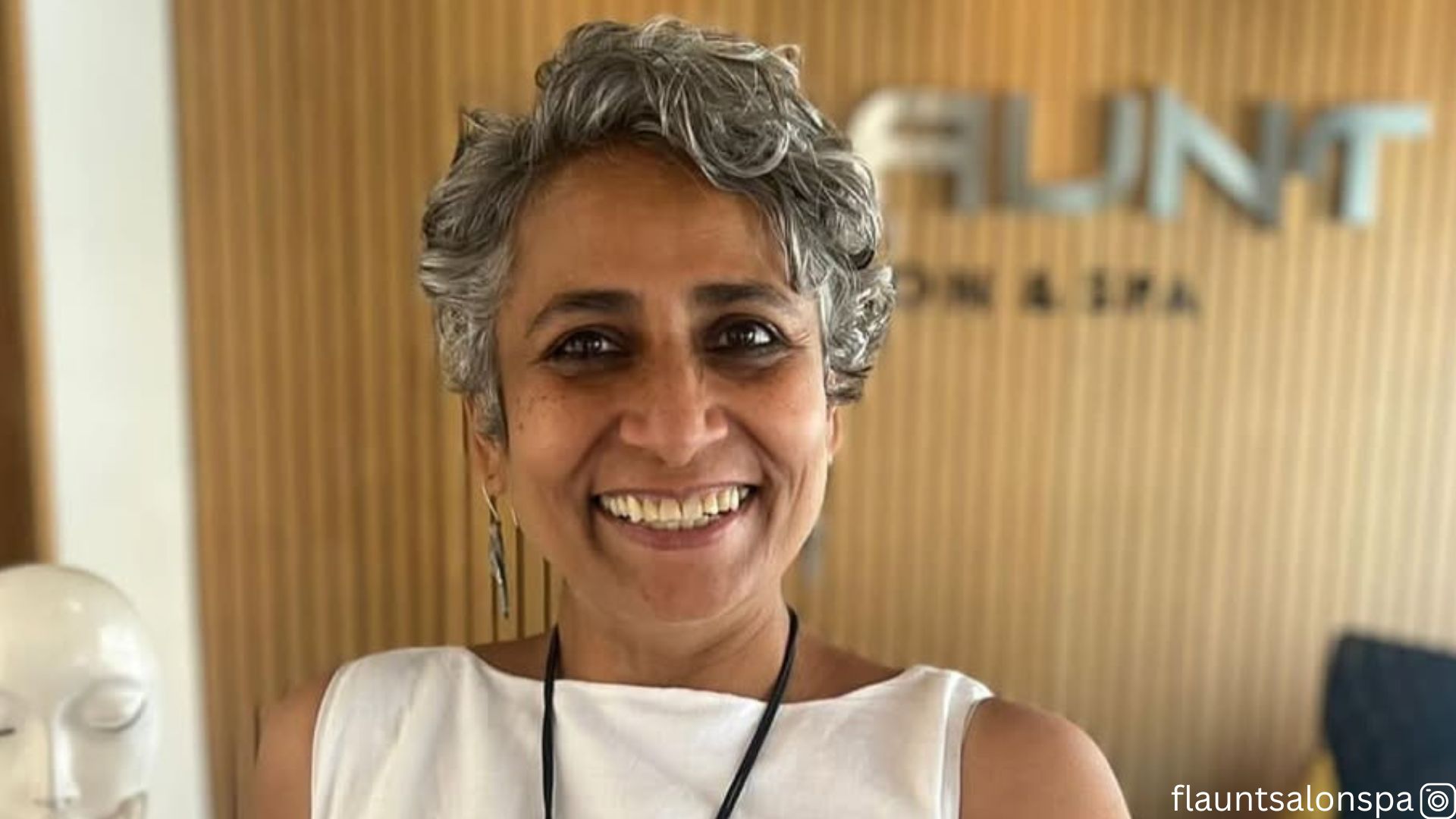 15 Trendy Short Hairstyles To Wear In Your 60s And Look Better Than Ever