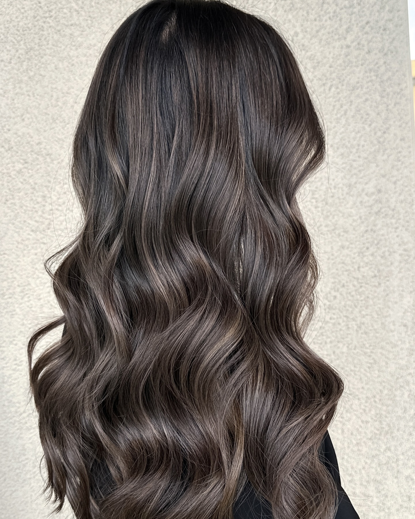 dimensionale diepe brunette met asgrauwe babylights