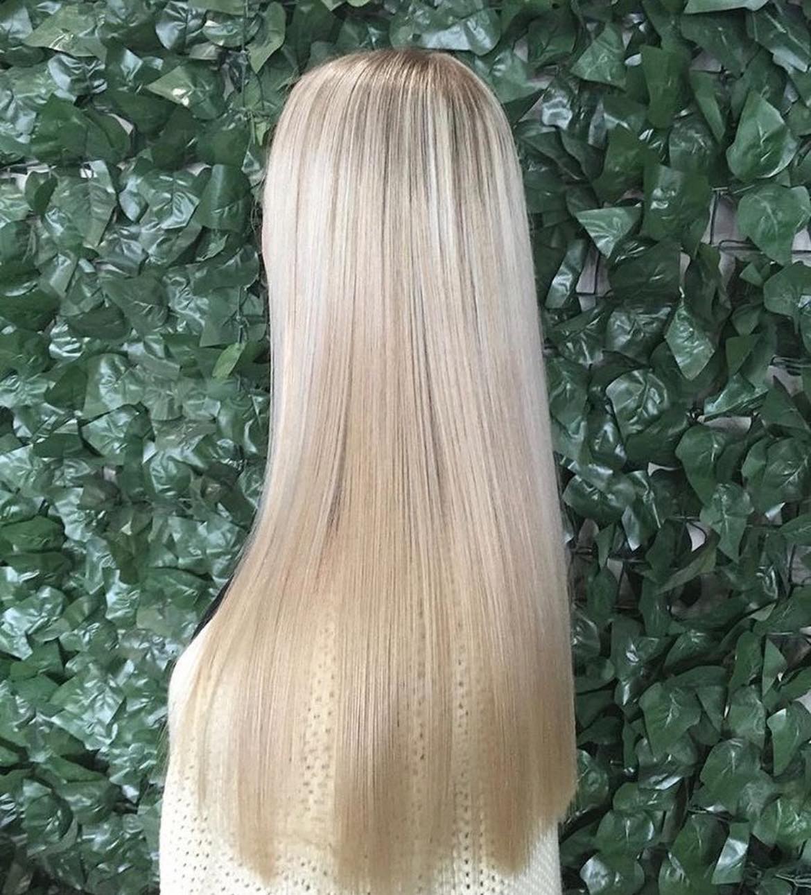 Corte de cabelo liso e elegante